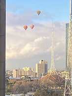 Luxurious Melbourne Apartment With City Views