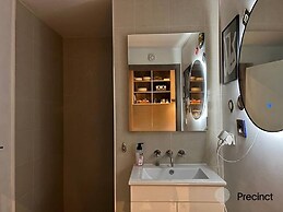 Luxurious Melbourne Apartment With City Views