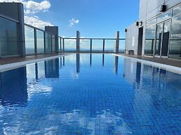 Luxurious Melbourne Apartment With City Views