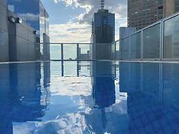 Luxurious Melbourne Apartment With City Views