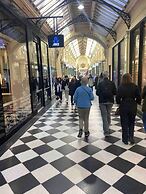 Luxurious Melbourne Apartment With City Views