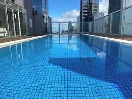 Luxurious Melbourne Apartment With City Views