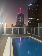 Luxurious Melbourne Apartment With City Views