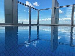 Luxurious Melbourne Apartment With City Views