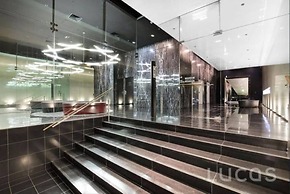 Luxurious Melbourne Apartment With City Views