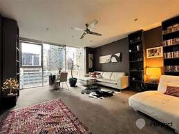 Luxurious Melbourne Apartment With City Views