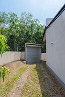 Green Retreat 2BR Hideout