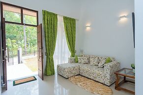 Green Retreat 2BR Hideout