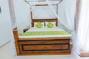 Green Retreat 2BR Hideout