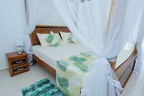 Green Retreat 2BR Hideout