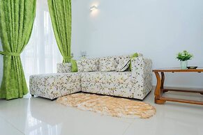 Green Retreat 2BR Hideout