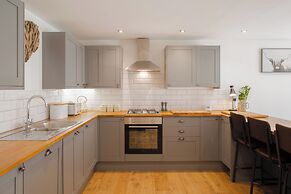 Beautiful Barn Conversion-Escape for 12