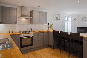Beautiful Barn Conversion-Escape for 12