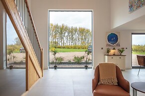 Beautiful Barn Conversion-Escape for 12