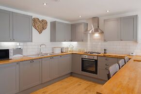 Beautiful Barn Conversion-Escape for 12