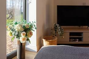 Beautiful Barn Conversion-Escape for 12