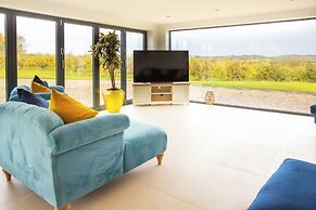 Beautiful Barn Conversion-Escape for 12