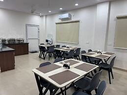 HOTEL APEX INN SHAMSHABAD
