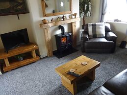 Riverbank Cottage River Ehan, Double Balcony