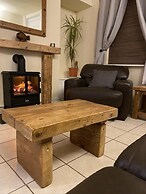 Riverbank Cottage River Ehan, Double Balcony