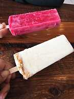 3br-2ba Cityscape Haven With Panoramic Tower View!