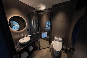 Caro Premium Danang Hotel