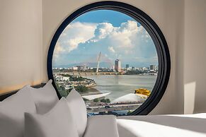 Caro Premium Danang Hotel
