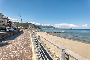 Front Beach Magic Sea - 20m From The Sea