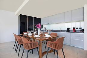 Ocean Views BluePoint 3BR Apartment 8-11
