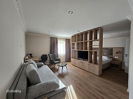 Promenaden Hotel