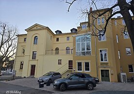 Promenaden Hotel