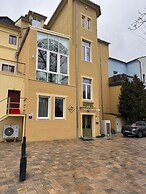 Promenaden Hotel