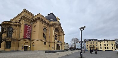 Promenaden Hotel
