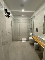 Promenaden Hotel