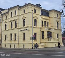 Promenaden Hotel