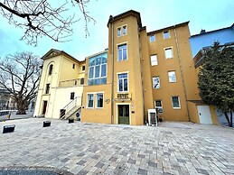 Promenaden Hotel