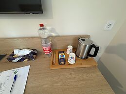 Promenaden Hotel