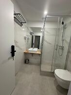 Promenaden Hotel