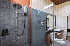 Blue Palm Residence Kata