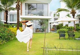 Royal Beachfront Resort Danang