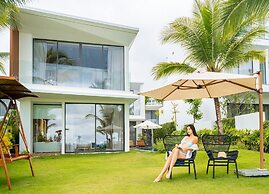 Royal Beachfront Resort Danang