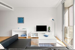Central Art-deco 1bed With Balcony Aircon