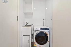 Central Art-deco 1bed With Balcony Aircon