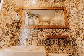 SNite Hotel & Dorm-Danang Dragon Bridge