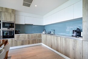 SeaView 3BR Apartment 812 in BluePoint