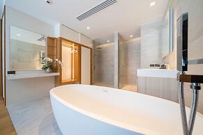 SeaView 3BR Apartment 812 in BluePoint