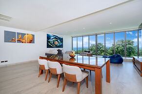 SeaView 3BR Apartment 812 in BluePoint