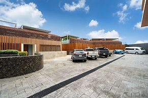 SeaView 3BR Apartment 812 in BluePoint