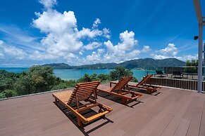 SeaView 3BR Apartment 812 in BluePoint