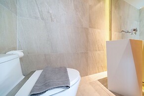 SeaView 3BR Apartment 812 in BluePoint